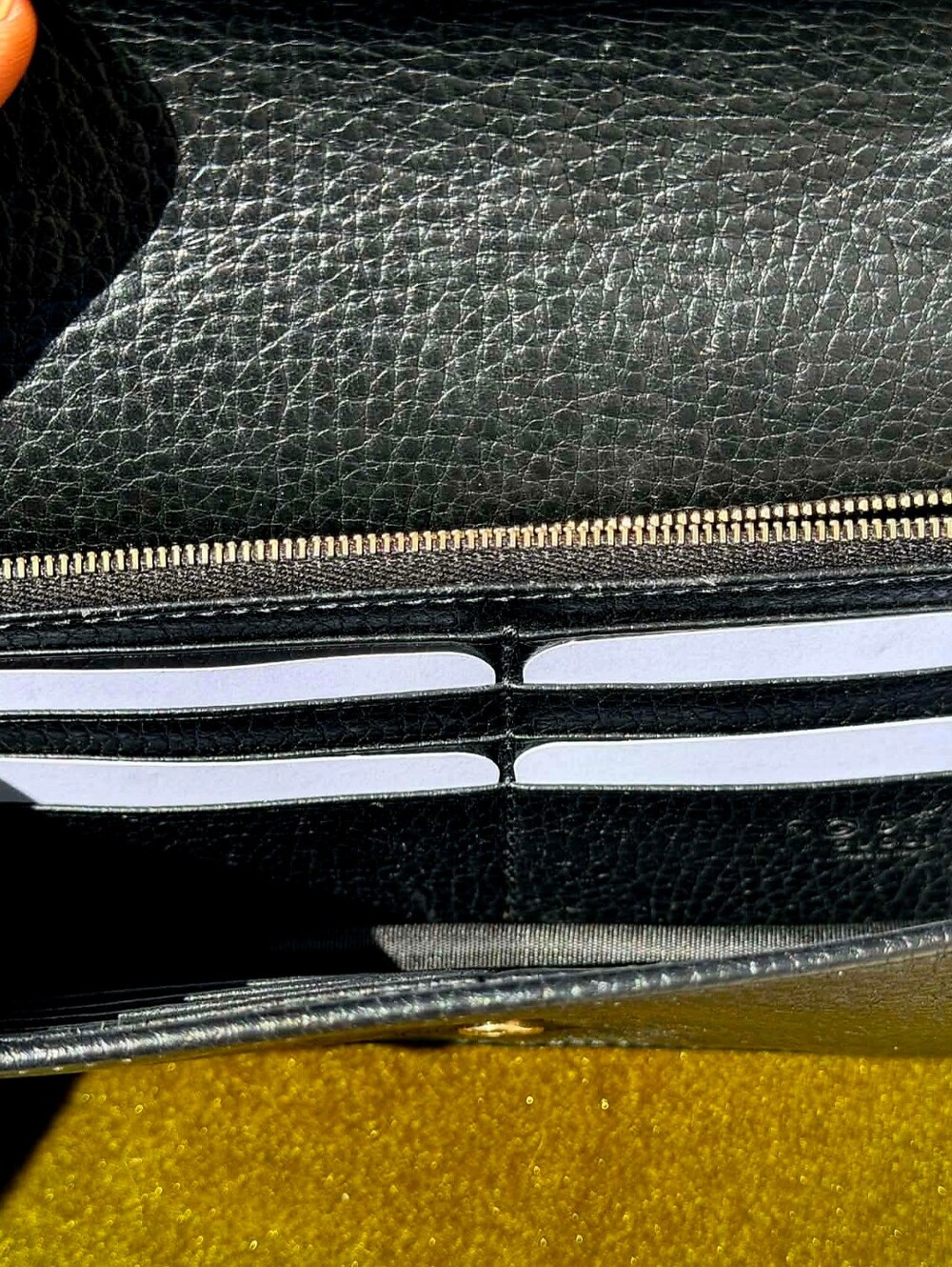 Gucci Black Dollar Calfskin Interlocking G Wallet on Chain (WOC) w/COA - EUC - Picture 3 of 8